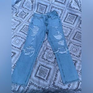 PacSun mom jeans | light blue | holes | cute jeans
